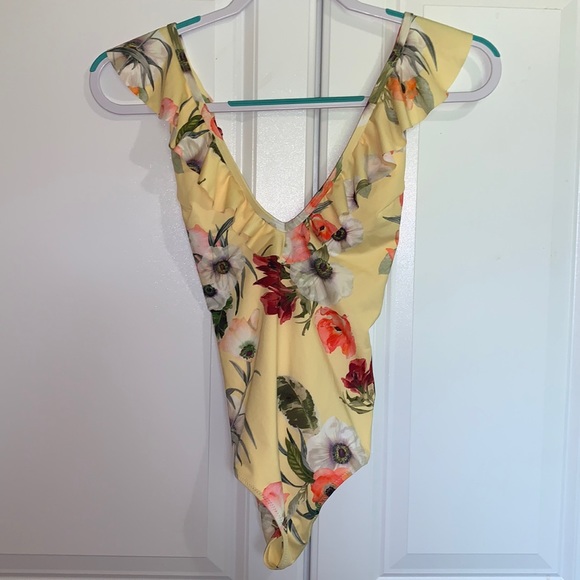 H&M Floral One Piece (8) - Picture 1 of 3